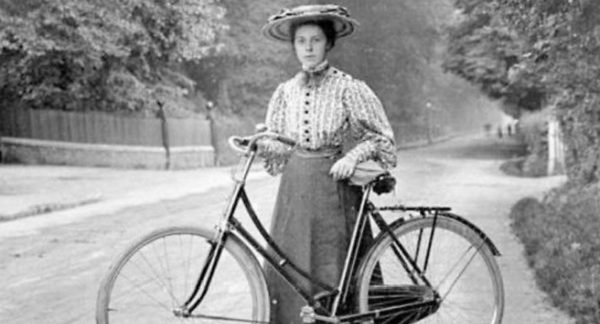 Annie Londonderry, 1ère femme à avoir fait le tour du monde à vélo suite à un pari !